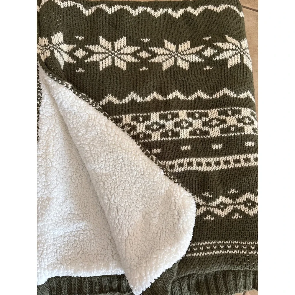 Pottery Barn Fair Isle Snowflake Knit Sherpa Throw Blanket Olive Green 58x44